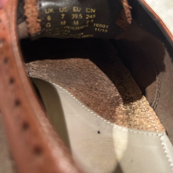 Clark’s Wingtip Leather Oxfords - Picture 11 of 11